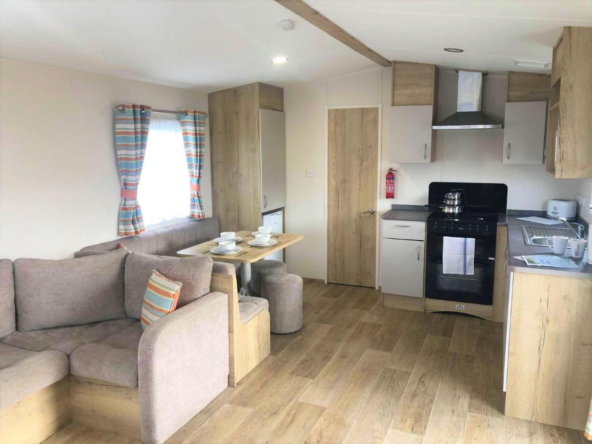 Cedar Deluxe Holiday Home Chapel Saint Leonards Buitenkant foto